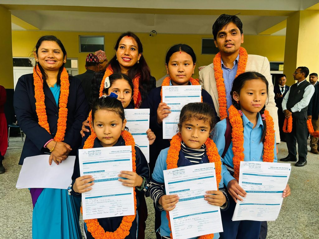 आँबुखैरेनी गाउँपालिकामा ‘छात्रा बचत खाता’ कार्यक्रम सुरु