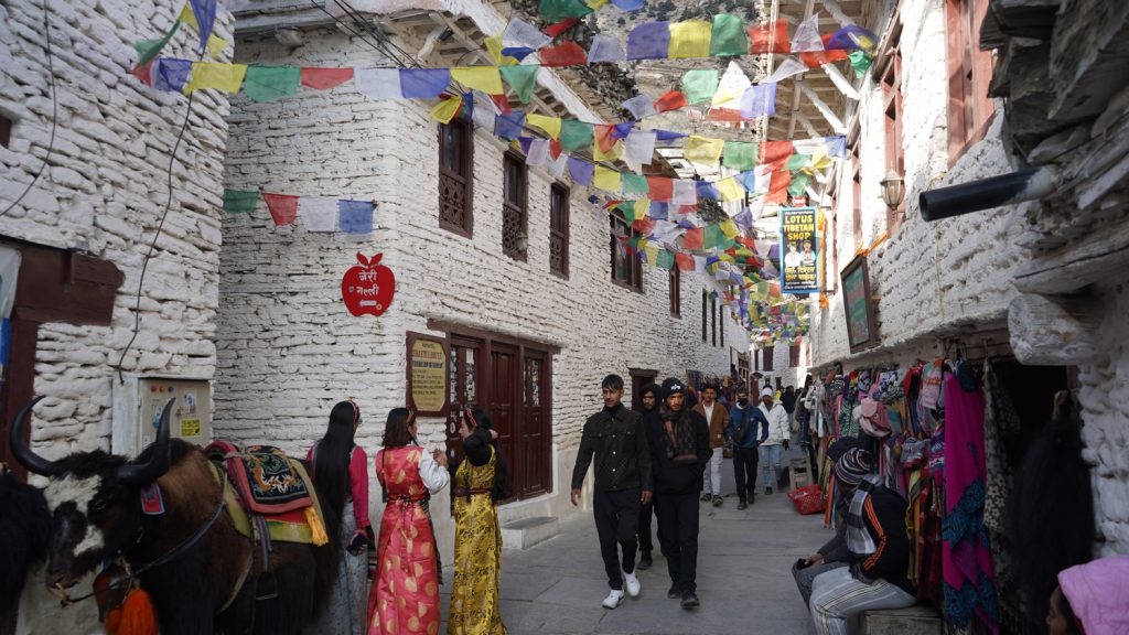 पर्यटकहरुको रोजाइमा स्याउको राजधानी मार्फा