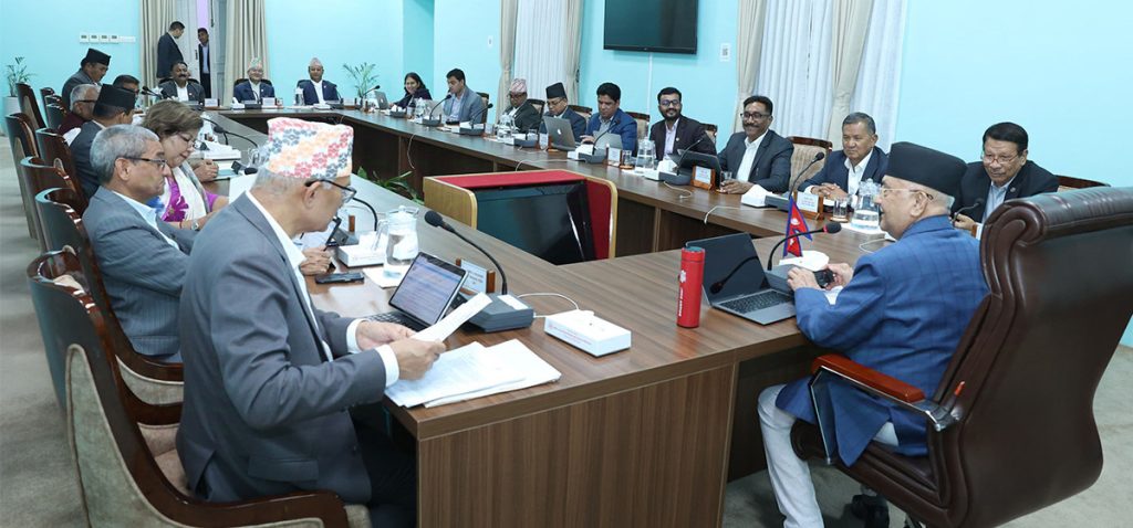 बालुवाटारमा एमाले र कांग्रेसका शीर्ष नेताहरू छलफलमा