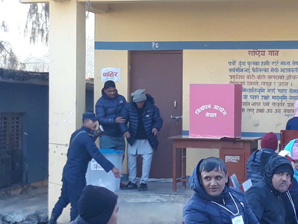 कीर्तिपुरका २० स्थानमा उत्साहपूर्वक मतदान जारी, कहाँ कस्ताे हुँदैछ मतदान?