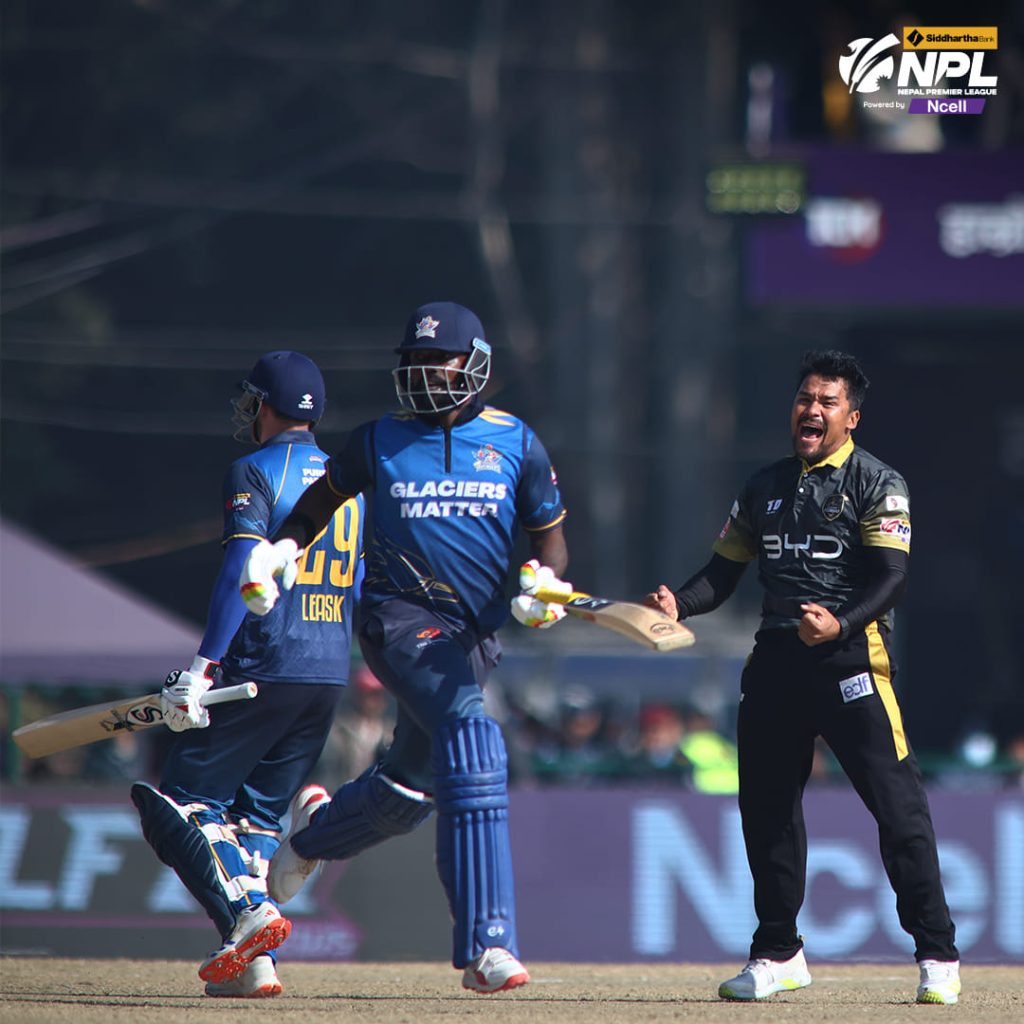 पोखरा एभेञ्जर्सलाई छ विकेटले पराजित गर्दै काठमाडौँ गुर्खाज विजयी