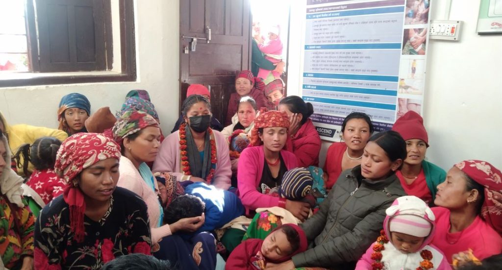 बागलुङमा ‘कालो टीका’ अभियान: घरमा सुत्केरी हुने दर घट्दो