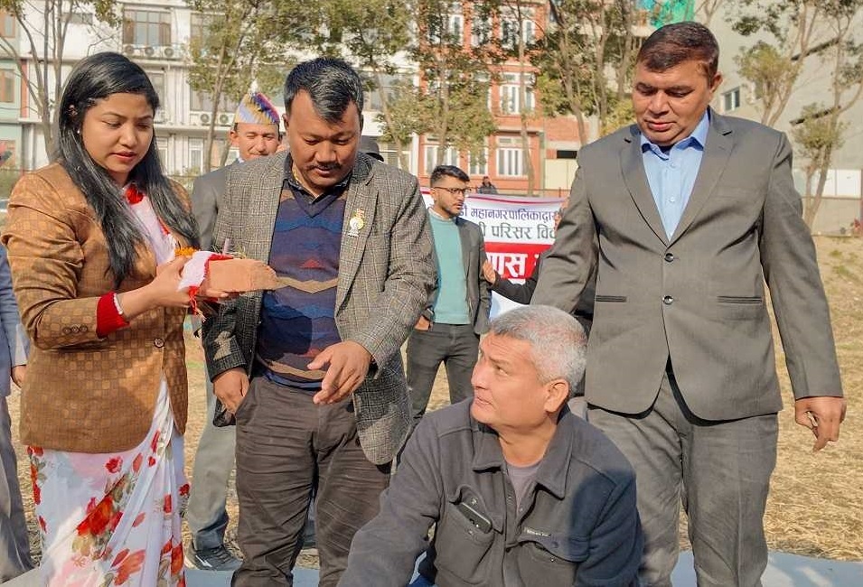 काठमाडौंको ऐतिहासिक इखा पोखरी पुनर्जीवनको यात्रामा, उपप्रमुख डंगोलले गरिन शिलान्यास
