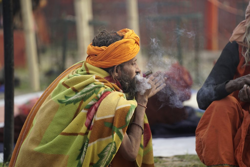 पशुपतिनाथमा बाबाहरूकाे आफ्नै सुर (तस्बिरहरू)
