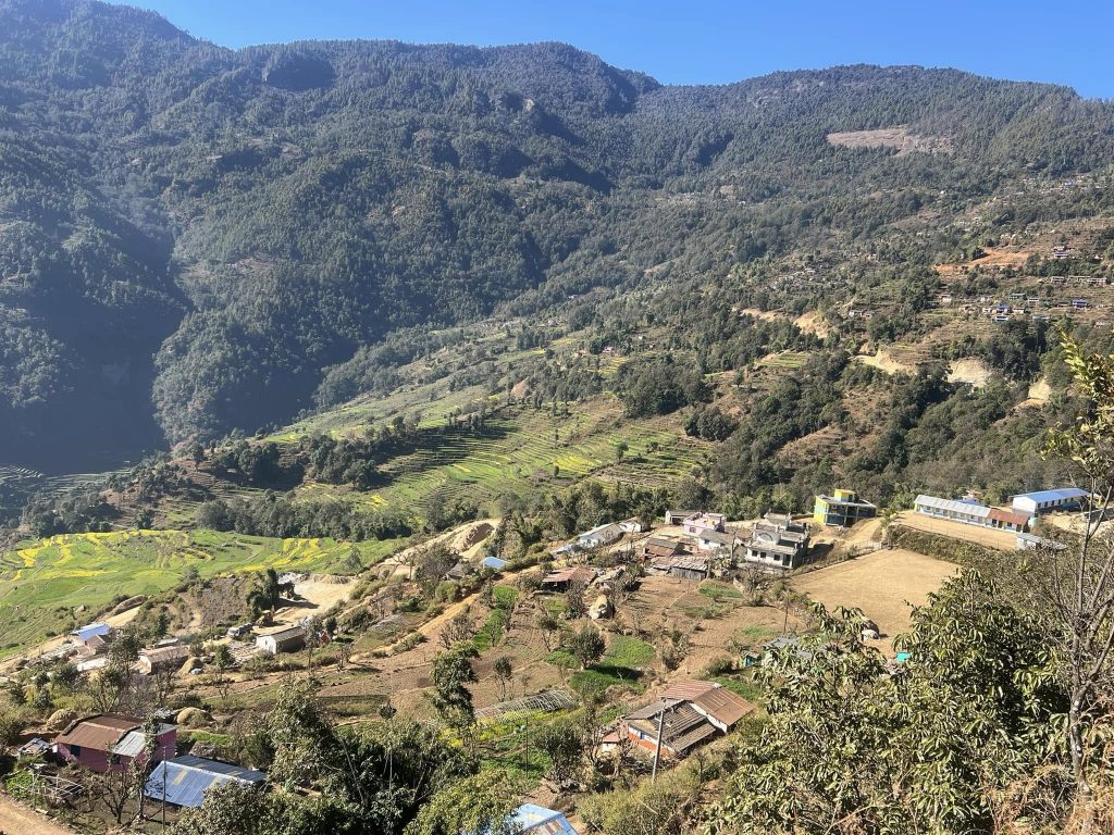 विकासले उज्यालिँदै गरेका गाउँ बसाइँसराइले अँध्यारा बन्दै