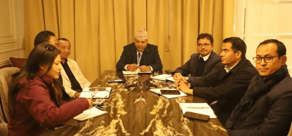 गृहमन्त्री लेखकसँग ‘नो केबलकार’ समूहको वार्ता सिंहदरबारमा सुरु