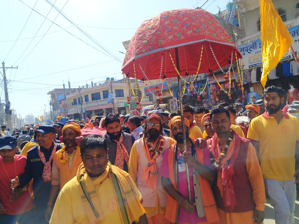 महोत्तरीमा डोला दर्शनका लागि श्रद्धालुको भीड
