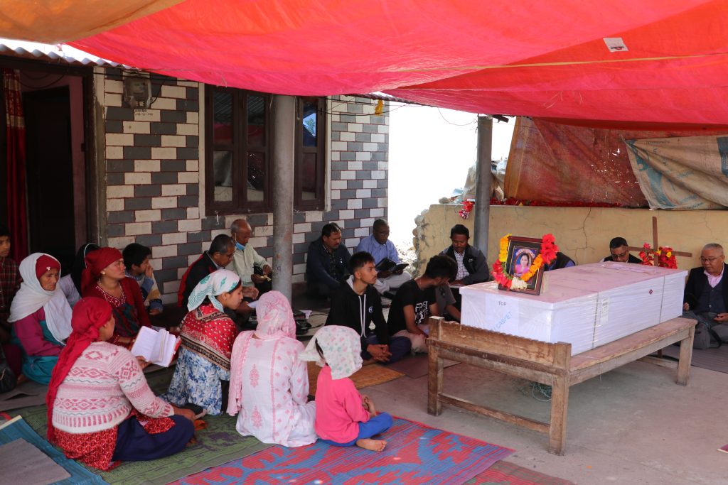 वैदेशिक रोजगारीको कहालीलाग्दो पीडा : ११ महिनापछि बाकसमा फर्किए तिलमायाको शव