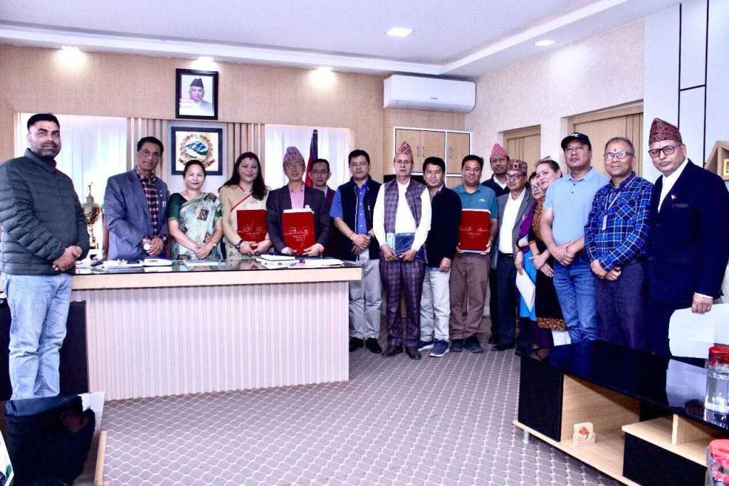 चन्द्रागिरिद्वारा कीर्तिपुर, धुनिबेँसी र दक्षिणकाली नगरपालिकालाई सहयोग