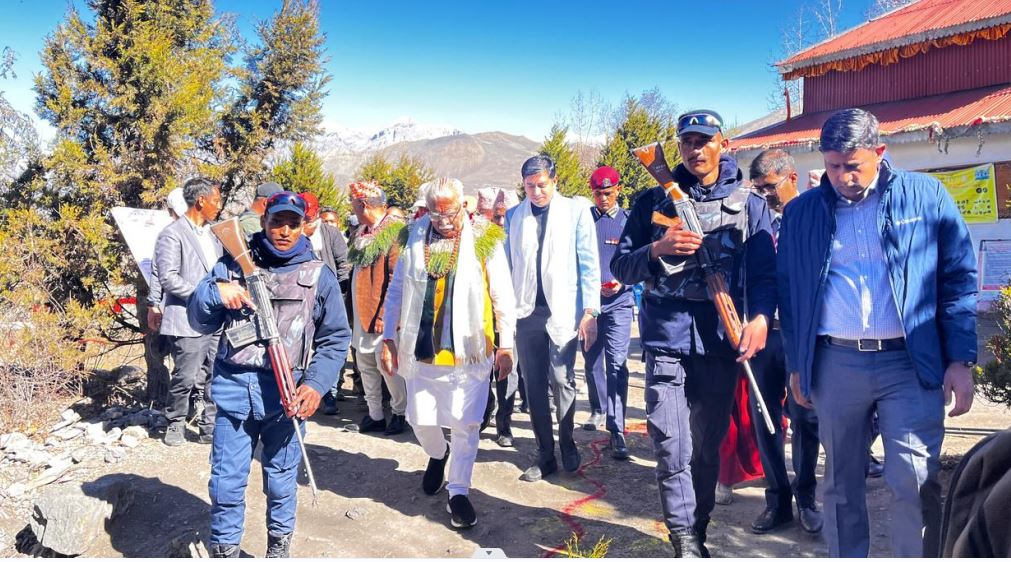 भारतीय विद्युत्मन्त्रीले गरे मुक्तिनाथमा पूजार्चना