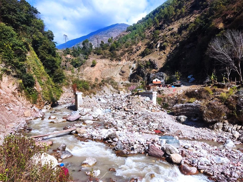 भुजी र दरमखोला पुल निर्माणमा निर्माण व्यवसायीको चरम लापरबाही