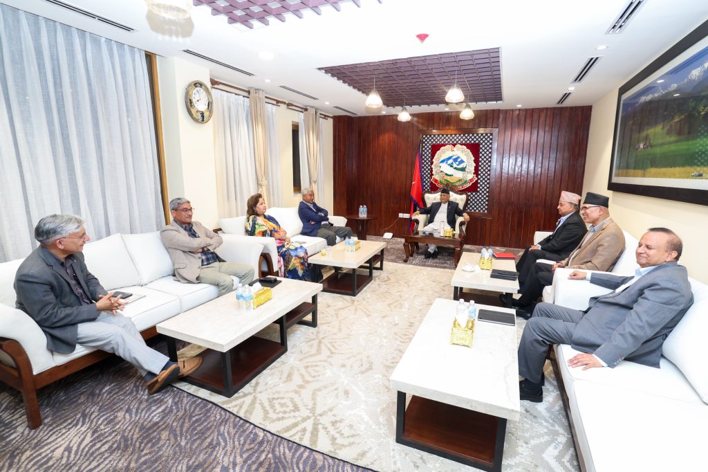 उच्चस्तरीय राजनीतिक संयन्त्रको बैठक बालुवाटारमा जारी