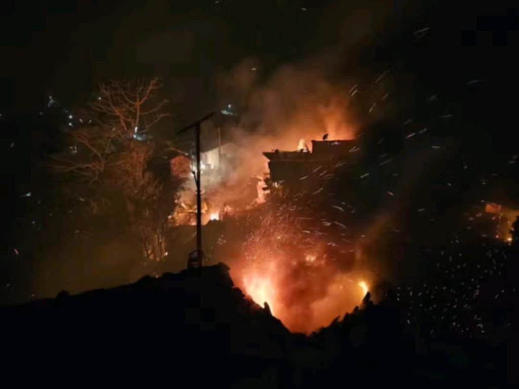 अछाममा भीषण आगलागी, जयगढ बजारका १० पसल जले