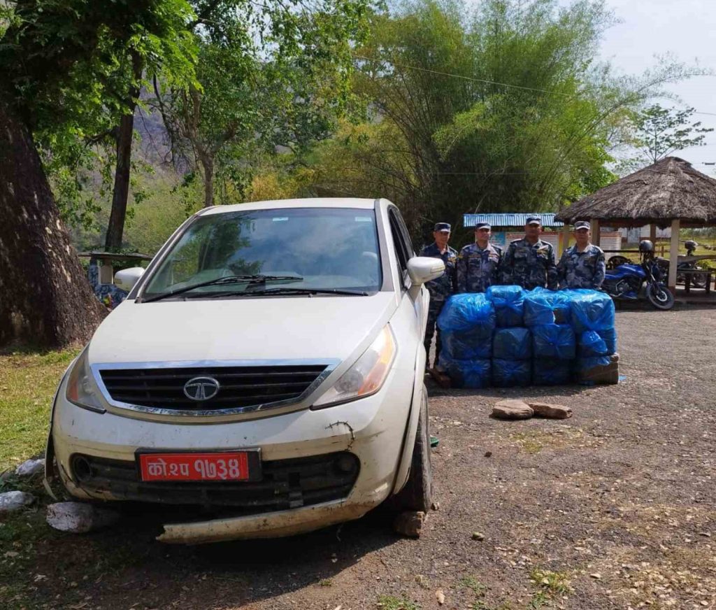 धनकुटामा ४२१ किलो गाँजासहित कार नियन्त्रणमा, चालक फरार