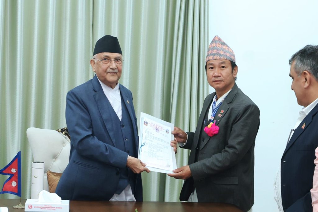 धरानबासीलाई खानेपानीको प्रबन्ध गर्ने प्रक्रिया अघि बढ्यो : प्रधानमन्त्री ओली