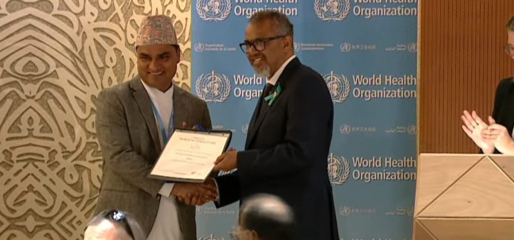 सूर्तीजन्य पदार्थ नियन्त्रणमा योगदान पु-याएकामा विश्व स्वास्थ्य सङ्गठनद्वारा नेपाल पुरस्कृत