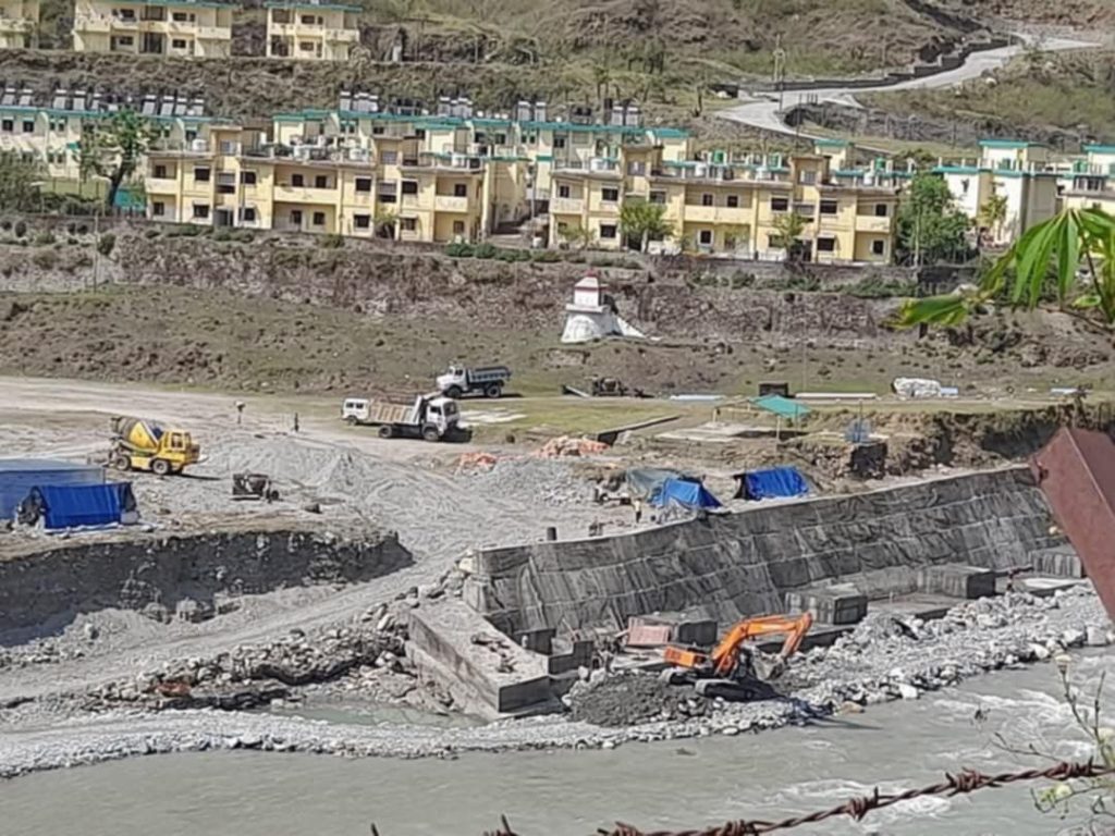 खलङ्गास्थित भारतीय तटबन्ध निर्माण रोक्न प्रजिअलाई ज्ञापनपत्र, अविलम्ब कूटनीतिक पहल थाल्न एमालेको माग