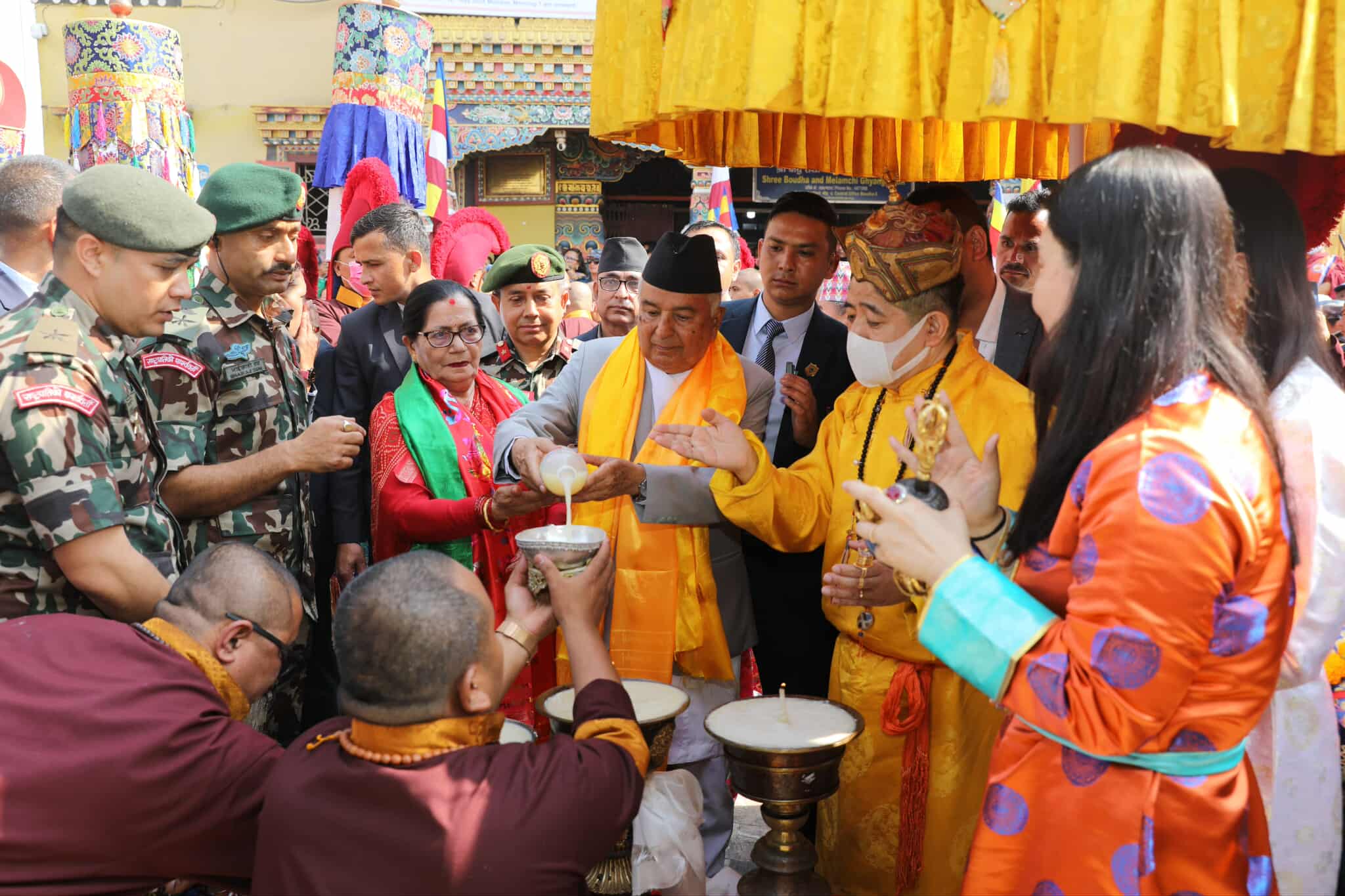 राष्ट्रपतिद्वारा बौद्धस्थित ल्हाखाङ गुम्बामा पूजा, आराधना