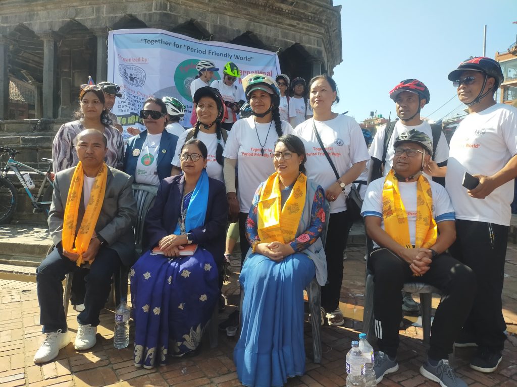 महिनावारी स्वच्छता दिवसमा एक्स-पोज नेपालले गर्याे साइकल र्‍याली