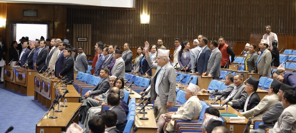 विपक्षी दलको अवरोधका कारण प्रतिनिधिसभा बैठक साढे २ बजेका लागि सर्याे