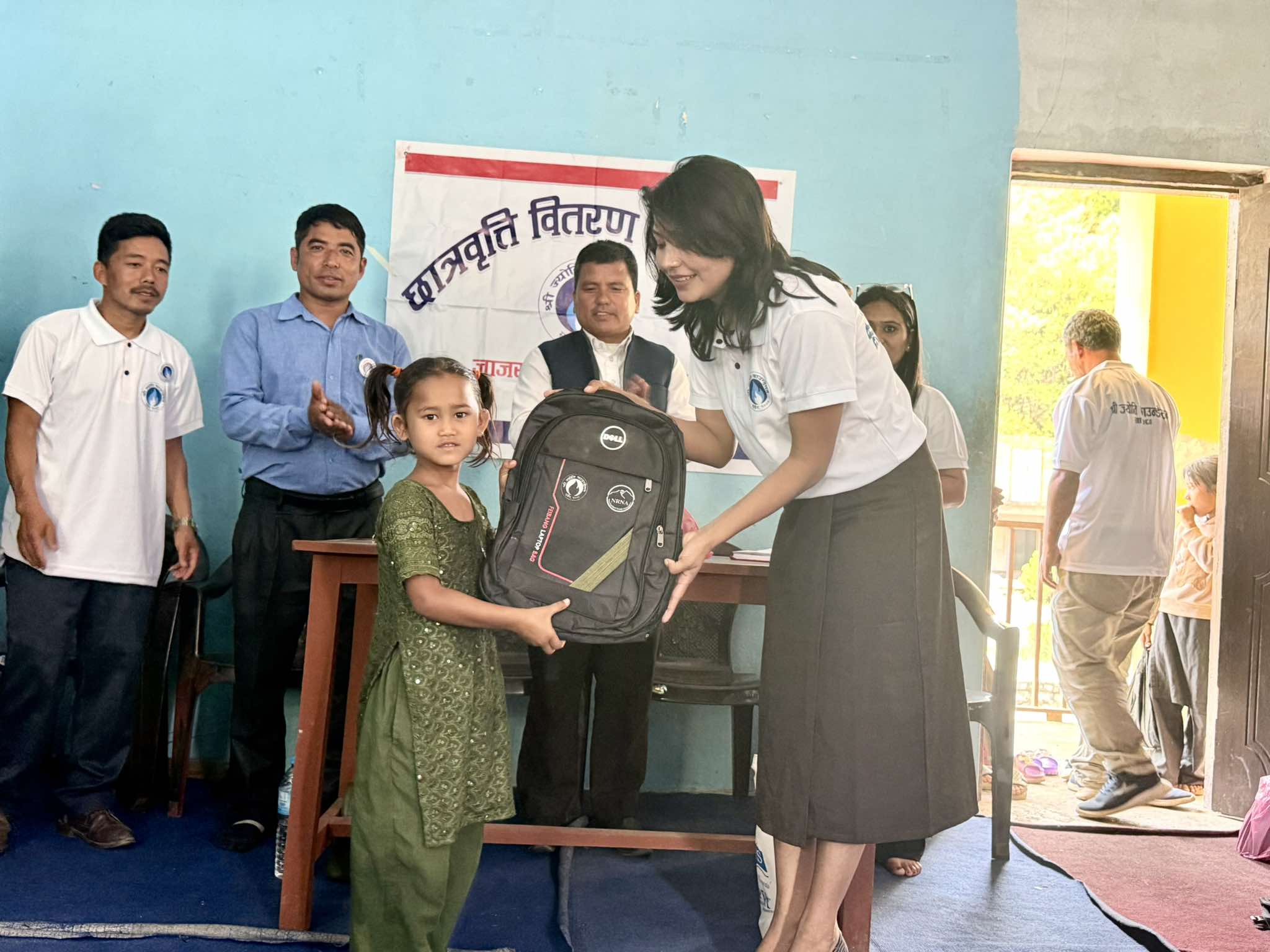 भूकम्प प्रभावित १६ छात्रालाई छात्रवृत्ति वितरण