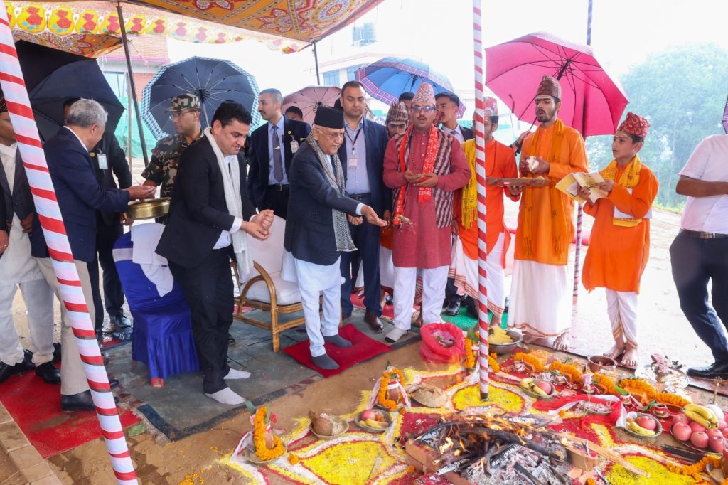 प्रधानमन्त्री ओलीबाट धुलिखेल अस्पतालको ‘ट्रमा सेन्टर’ को शिलान्यास