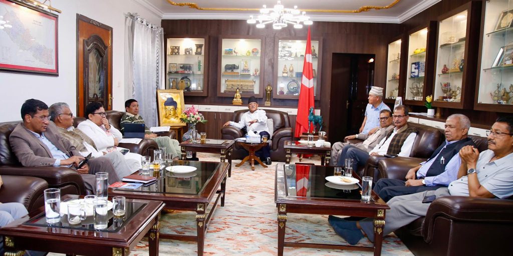 सभामुखद्वारा गतिरोध अन्त्यको प्रयास, गृहमन्त्रीको राजीनामा नआएसम्म सदन चल्न नदिने माओवादीको अडान