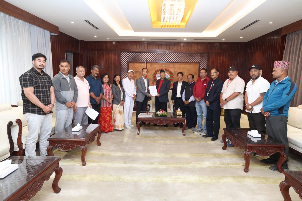 ऐतिहासिक सुन्धारा र धरहराको संरक्षणका लागि प्रधानमन्त्रीसँग स्थानीयबासीको आग्रह