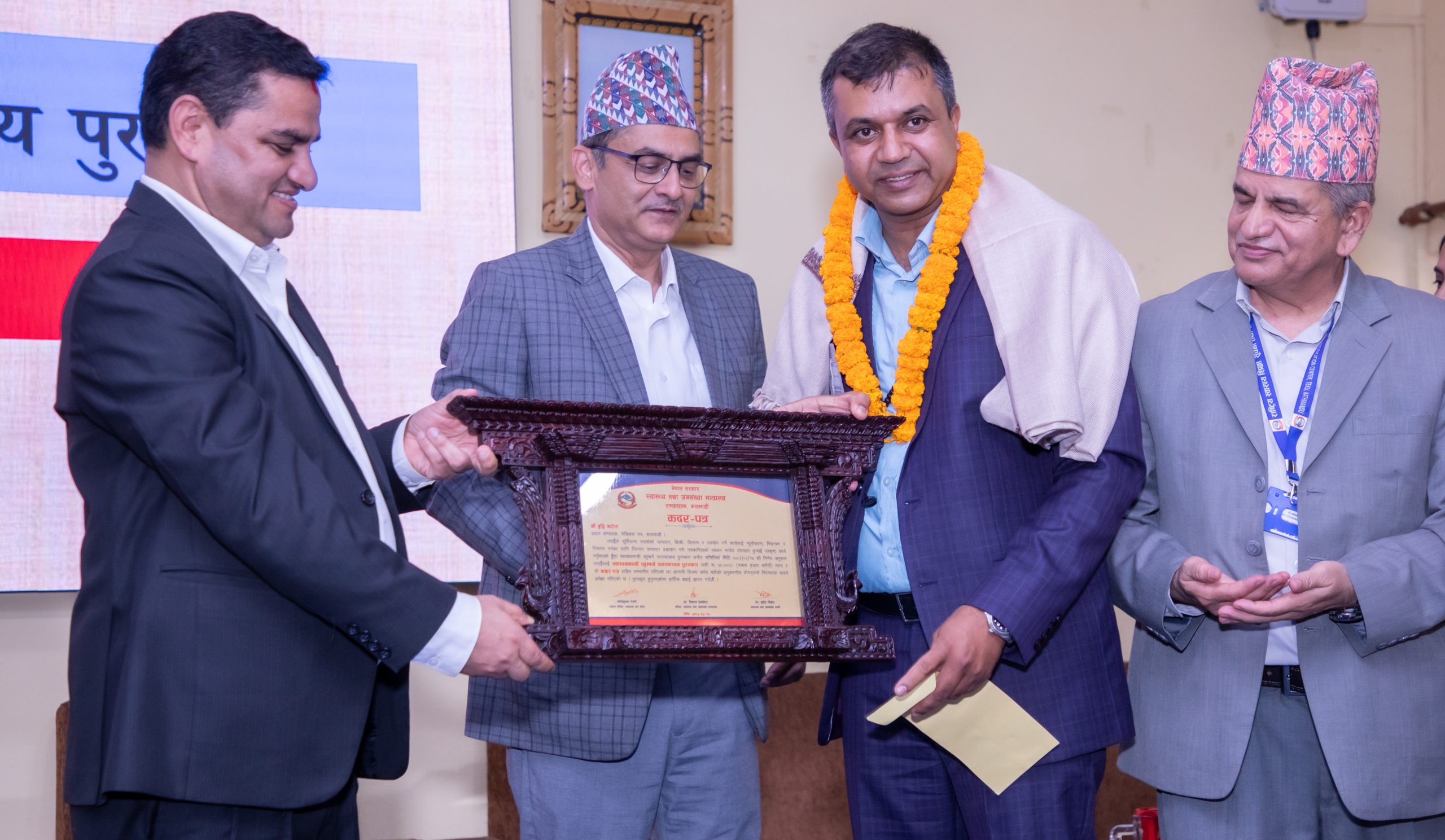मेडिकल पत्रका प्रधान सम्पादक बुद्धि कटेललाई ‘स्वास्थ्य मन्त्री ब्लुम्बर्ग जनस्वास्थ्य पुरस्कार’