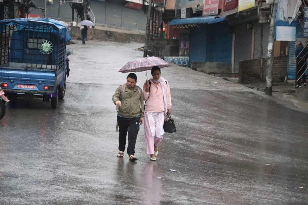 देशभर बदली, चार प्रदेशमा भारी वर्षाको सम्भावना