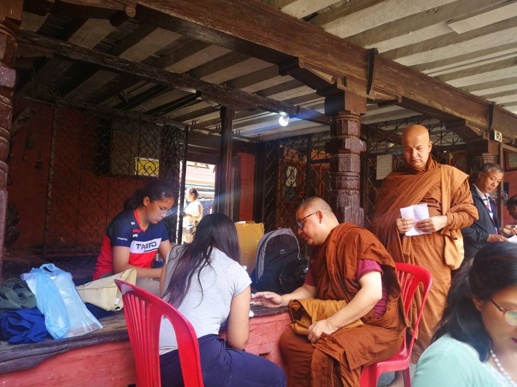 भिक्षु, प्रहरी र सञ्चारकर्मीसहित २५० जनाको स्वास्थ्य परीक्षण