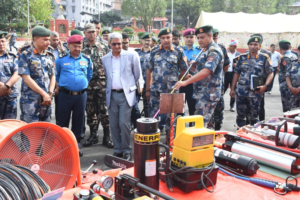 मनसुनजन्य विपद् व्यवस्थापनमा खटिन चौबिसै घण्टा तयार रहन गृहमन्त्री लेखकको निर्देशन