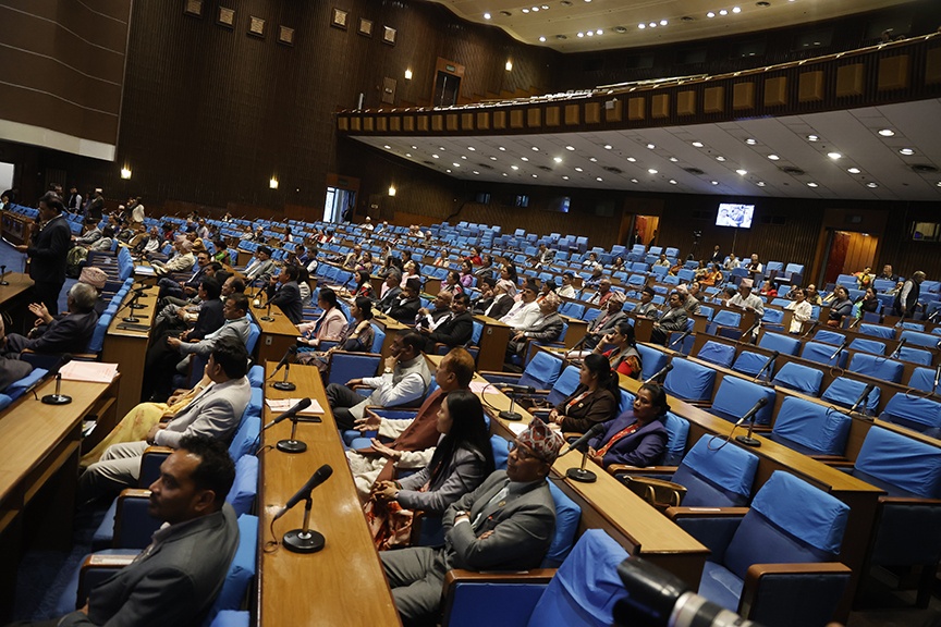 प्रमुख प्रतिपक्षीको अवरोध हटेपछि बजेटमा छलफल सुरु, रास्वपा र राप्रपाको नाराबाजी