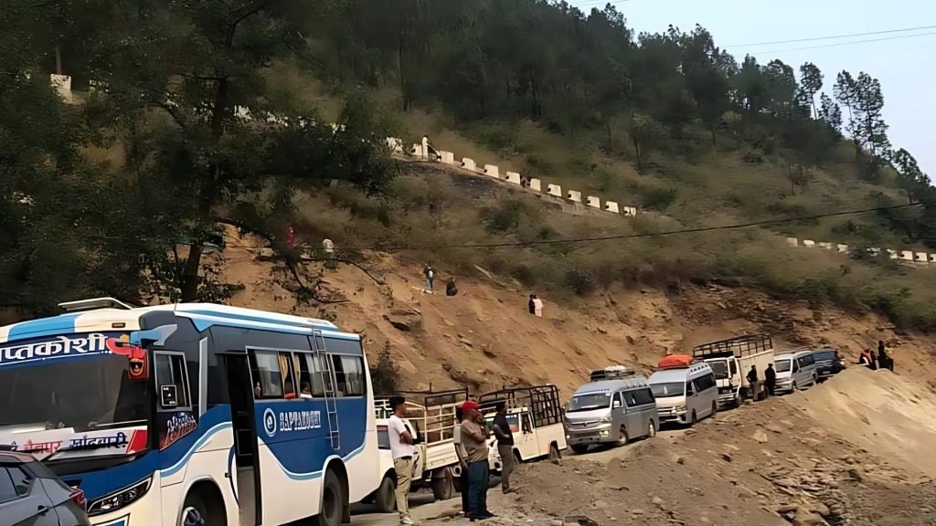 बिपी राजमार्गमा राति १५ दिन राती १० घण्टा यातायात सञ्चालनमा रोक