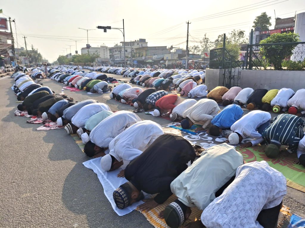 समृद्ध समाज निर्माणमा बकर इद पर्वले प्रेरणा दिइरहोस् : प्रधानमन्त्री ओली