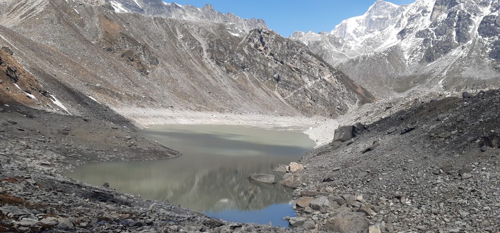 दूधपोखरीकुण्डमा जलसतह घट्दै गएकामा स्थानीयको चिन्ता