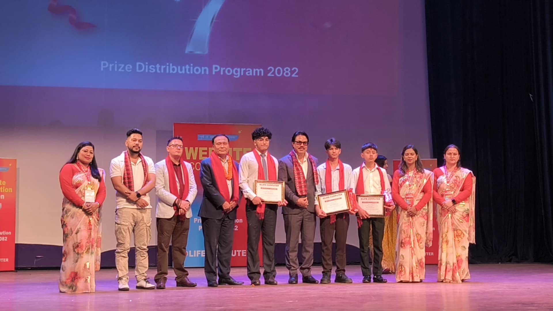 ‘लाइफ कम्प्युटर वेबसाइट कम्पिटिसन सिजन ७’ मा आइडियल मोडल स्कुलका प्रसुन भट्ट विजेता