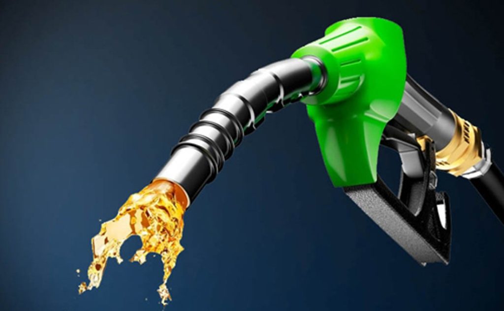 आजदेखि पेट्रोलियम पदार्थमा भारी मूल्यवृद्धि: पेट्रोल १५ रुपैयाँ र डिजेल १० रुपैयाँले महँगियो, ग्यासको मूल्य २१२६ पुग्यो