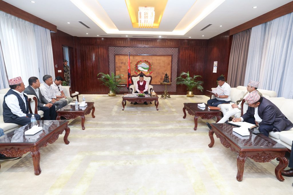 प्रधानमन्त्रीसँग काठमाडौँ–तराई\मधेस दूर्तमार्ग सुरु विन्दुको समस्याबारे छलफल