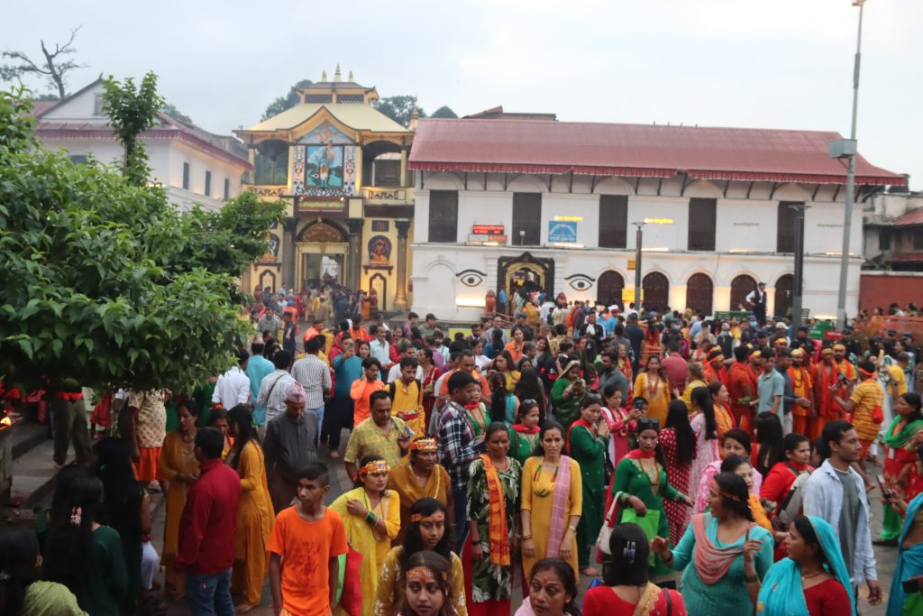 पहिलो सोमबार आज पशुपतिनाथ मन्दिरमा पूजा आराधनाका लागि चारै ढोका खुला