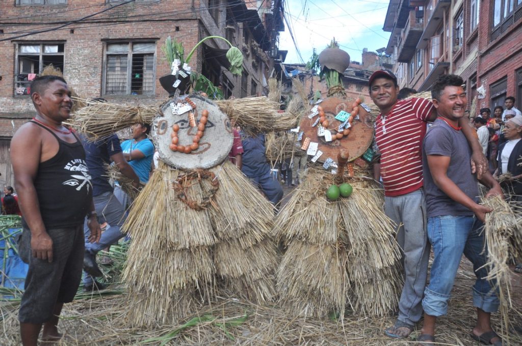 भूतप्रेत धपाउँदै र चाडपर्व भित्र्याउँदै: नेवार समुदायमा गाथामग चह्रेको रौनक