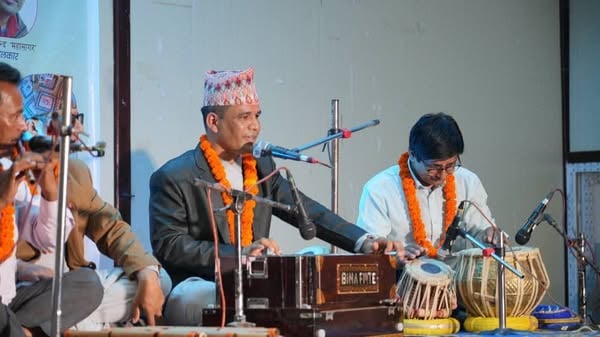 कर्णालीको पहिलो गजल गायनमा गुञ्जिए विश्वकीर्तिमानी सङ्गीतकार तथा गायक सन्तोष श्रेष्ठ