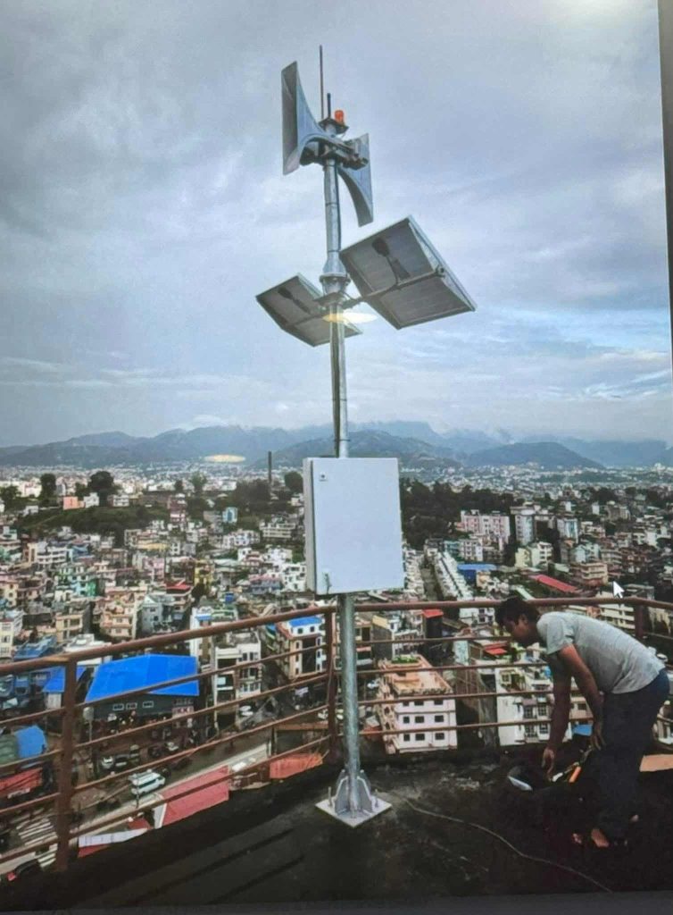 बाढीको पूर्वसूचना दिन ललितपुरमा जडान भयो ‘अर्ली वार्निङ सिस्टम’ : बाढीको सूचना दिन खतराको घण्टी बज्नेछ, ज्यान जोगाउन सजिलो हुनेछ