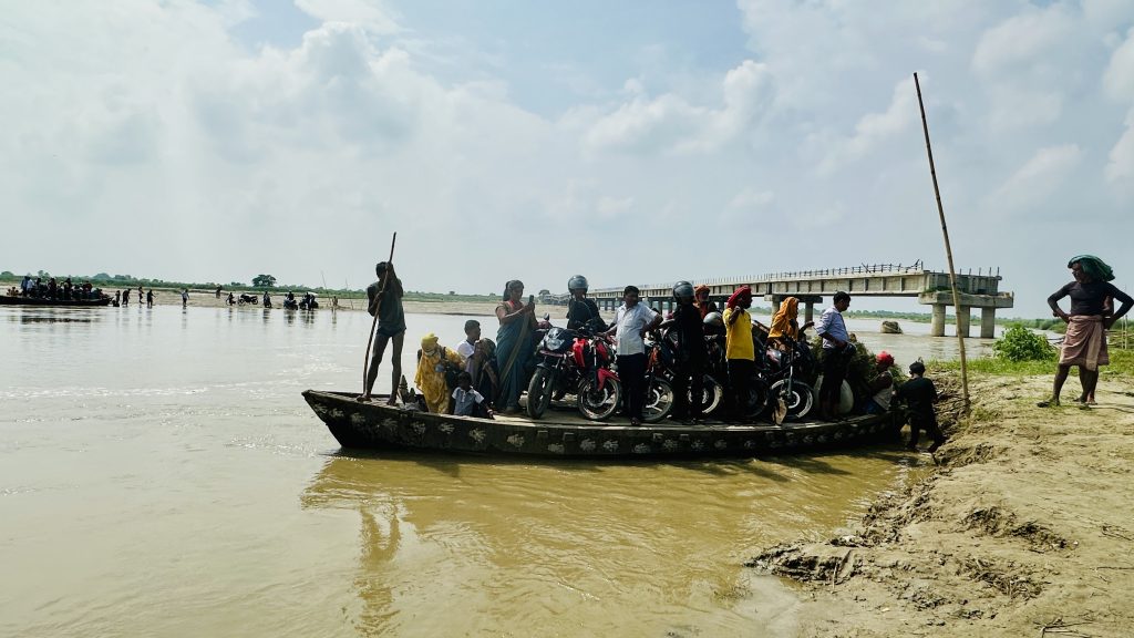 चौध वर्षेसम्म अधुरो कमला पुलले निम्त्याएको दैनिक सङ्घर्ष र जोखिम