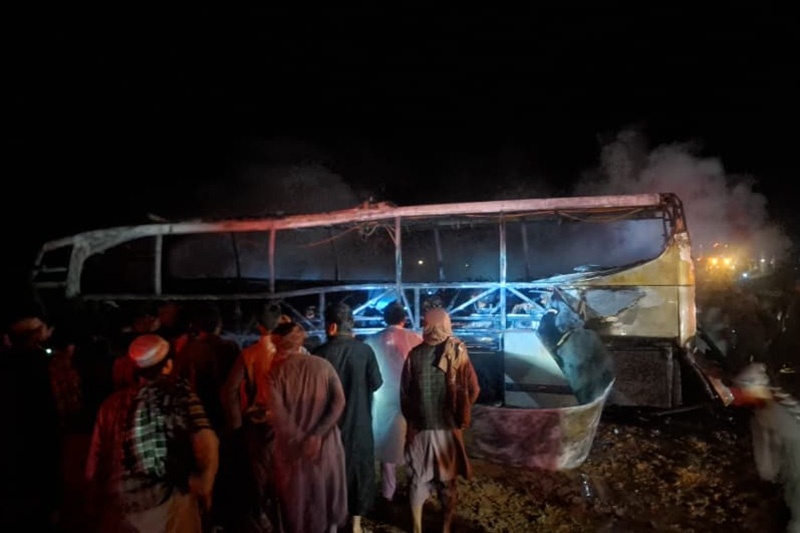 अफगानिस्तानमा भयानक सडक दुर्घटना: इरानबाट फर्काइएका शरणार्थीसहित ७६ को मृत्यु