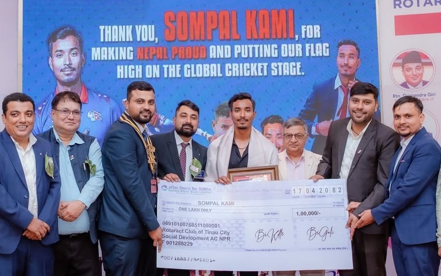 सोमपाल एक लाखसहित सम्मानित