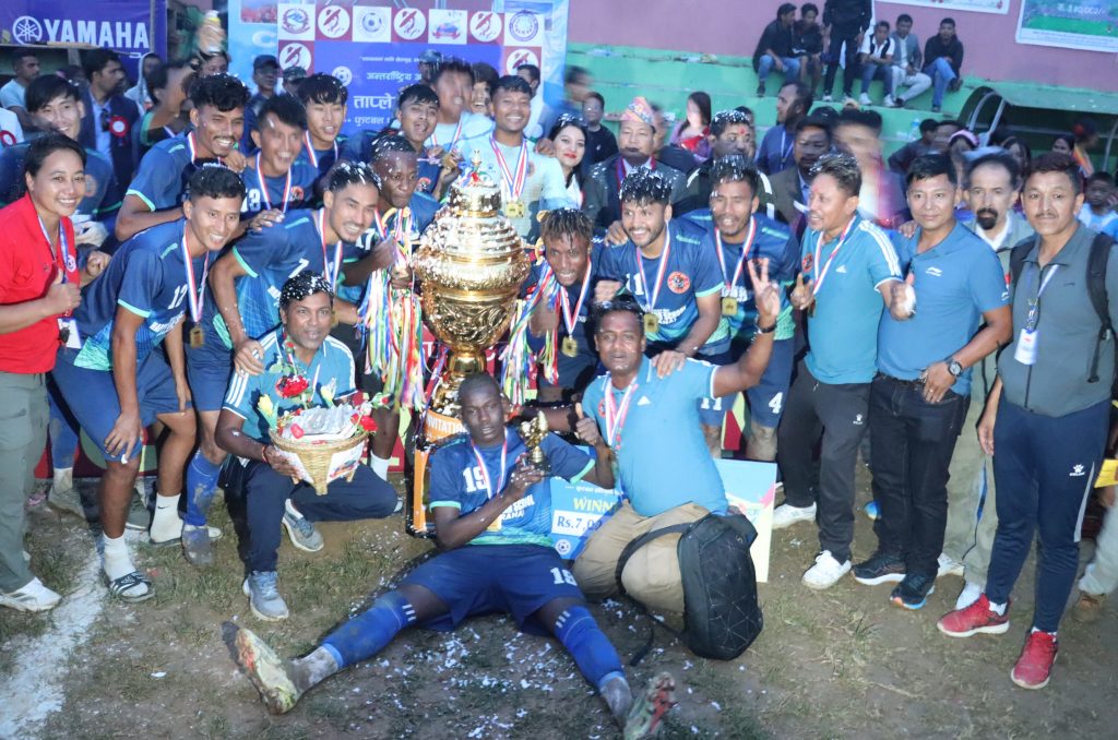 सिराहाको सलहेसलाई ताप्लेजुङ गोल्डकप