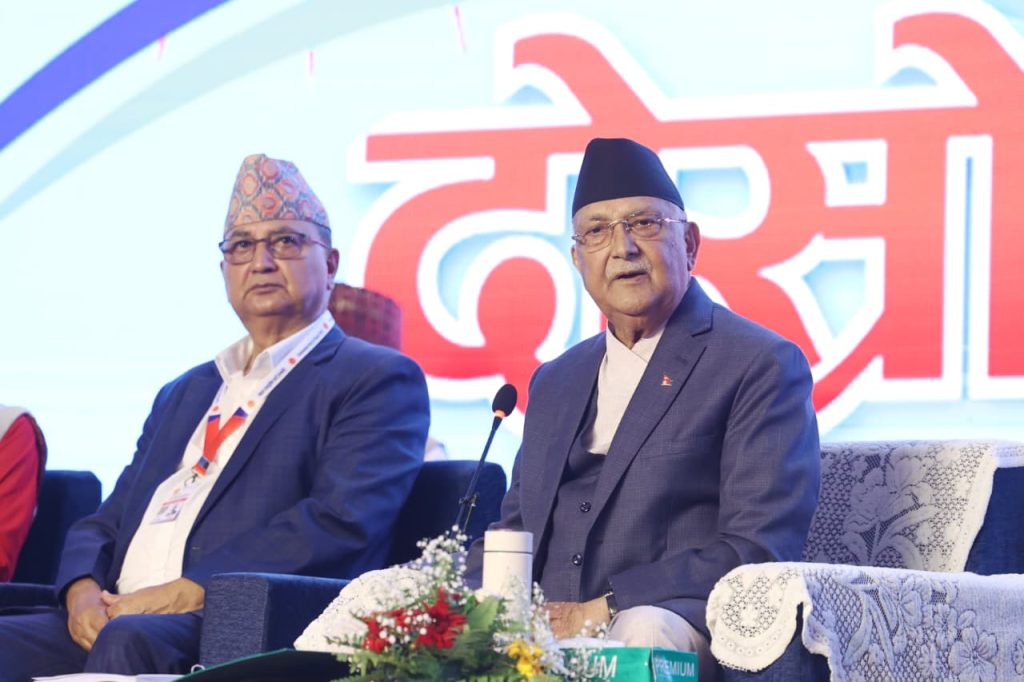 लोकतान्त्रिक आचरण नहुने पार्टीले लोकतन्त्रको अगुवाइ गर्न सक्दैन : अध्यक्ष ओली