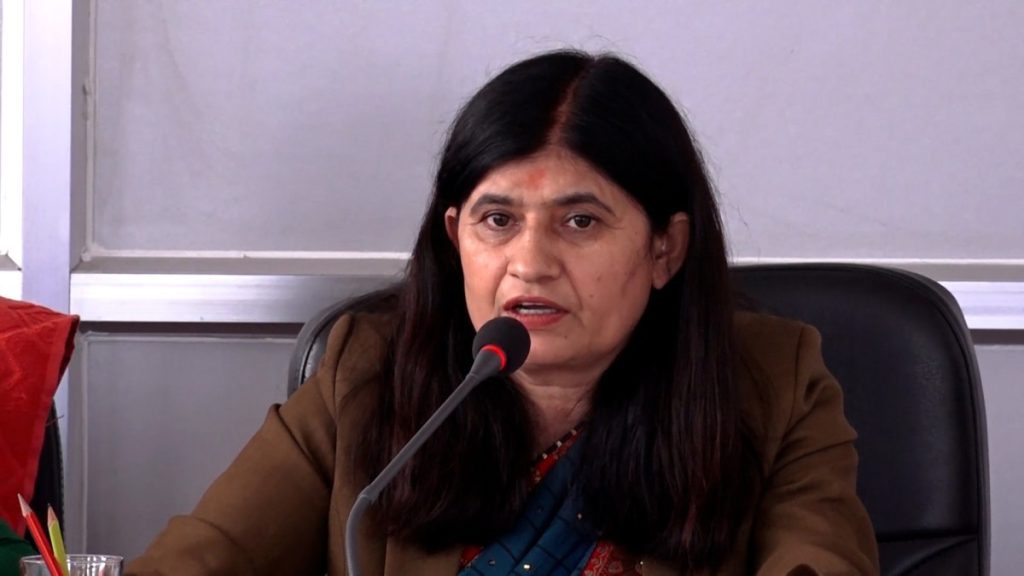 कर्मचारीको अवकाशको उमेरहदसम्बन्धी मेरो प्रस्ताव कसैको व्यक्तिगत स्वार्थमा हाेइन :मन्त्री न्यौपाने