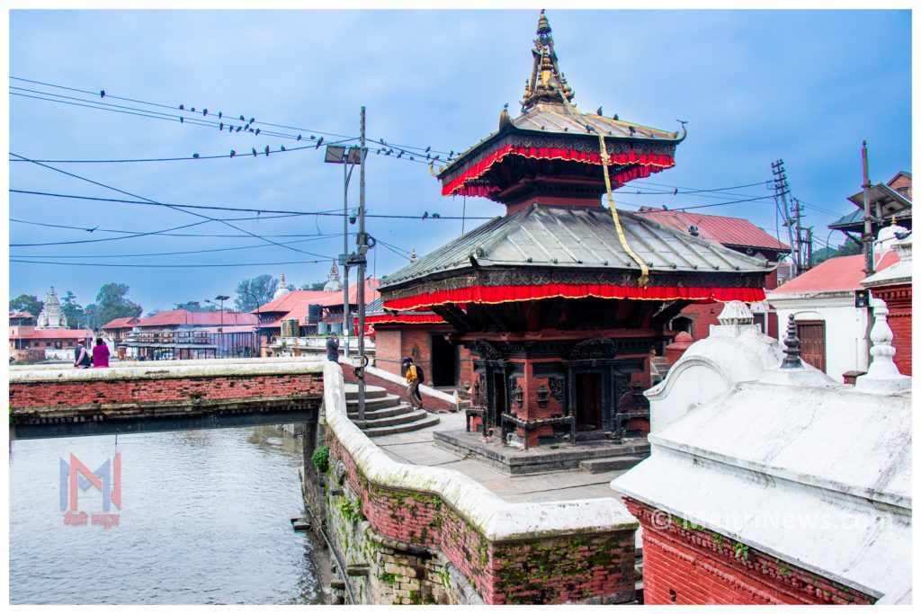 महत्वपूर्ण धार्मिकस्थल देवतीर्थ, जहाँ स्नान गर्नाले रिस नष्ट हुन्छ